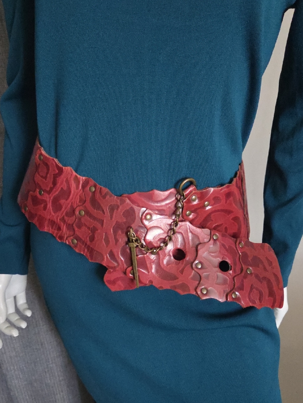 NWOT OKI-DOKI Wide Embossed Studded Red Leather Belt w Brass Tapered Pin Lock